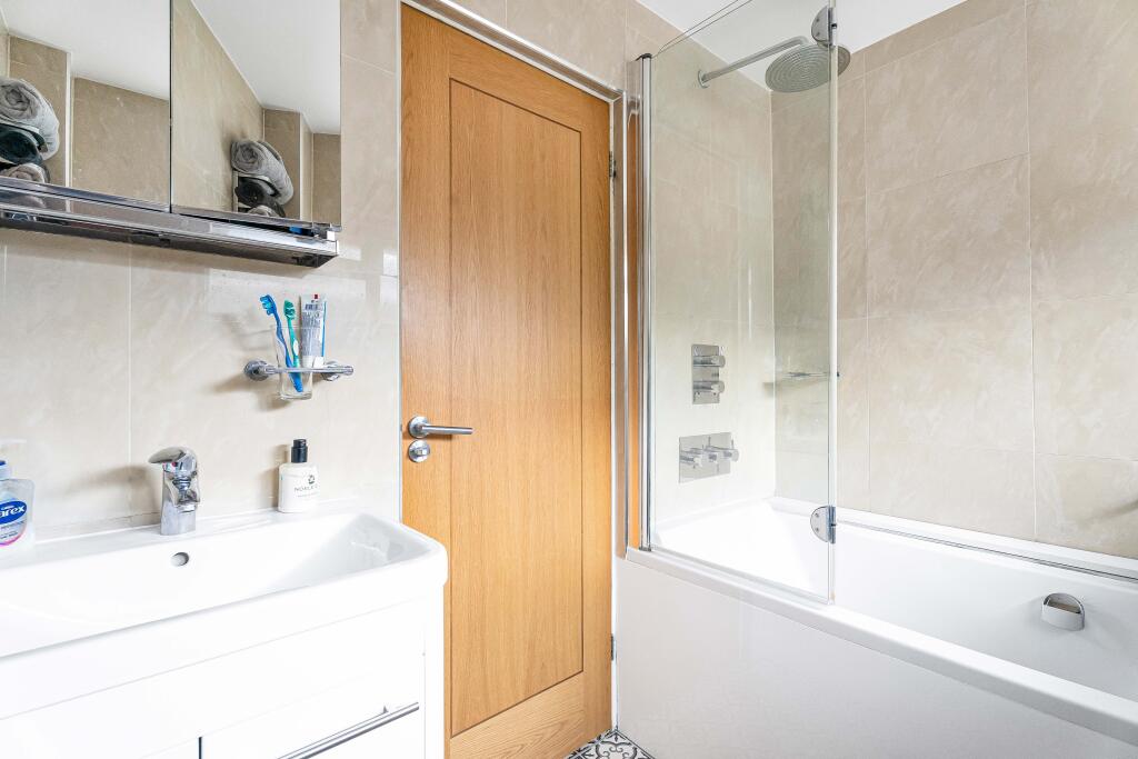 Additional image 18 of Great North Road, Welwyn, AL6