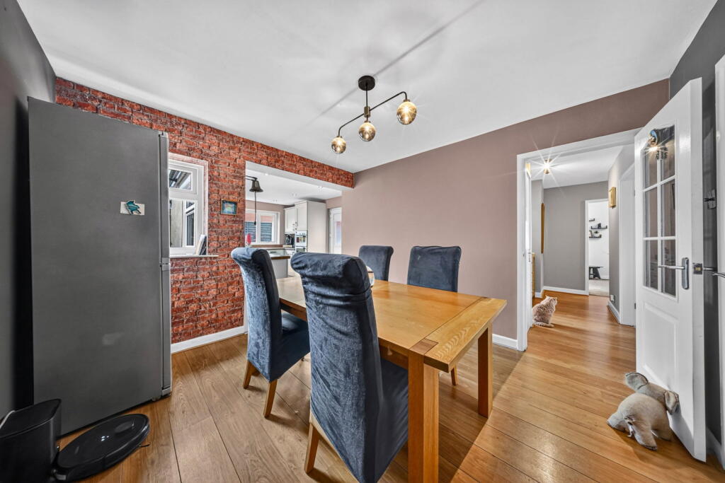 House in Hyndburn, Oakenshaw - More