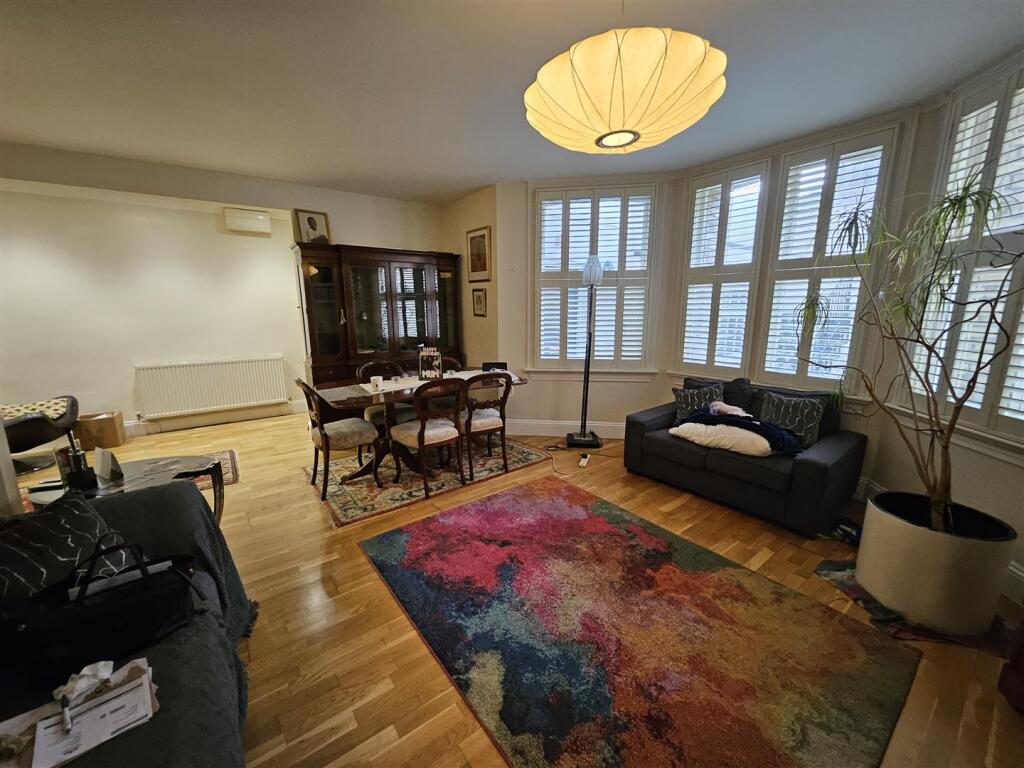 Apartment in Hove, Brighton and Hove - View 4