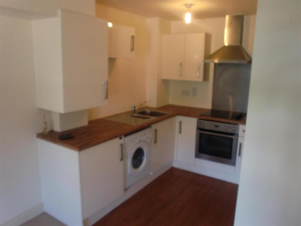 Apartment in Bournemouth, Springbourne - View 3