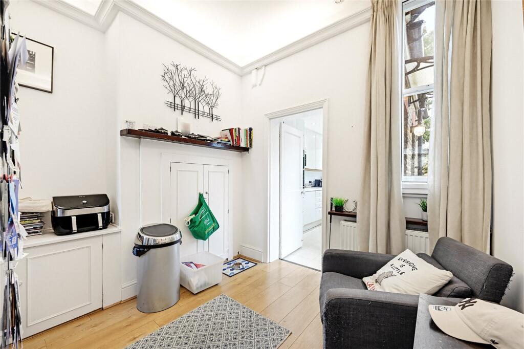 5 bedroom terraced house for rent