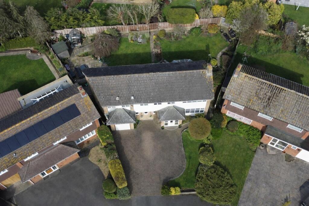 Broadfields, Goffs Oak photo 2