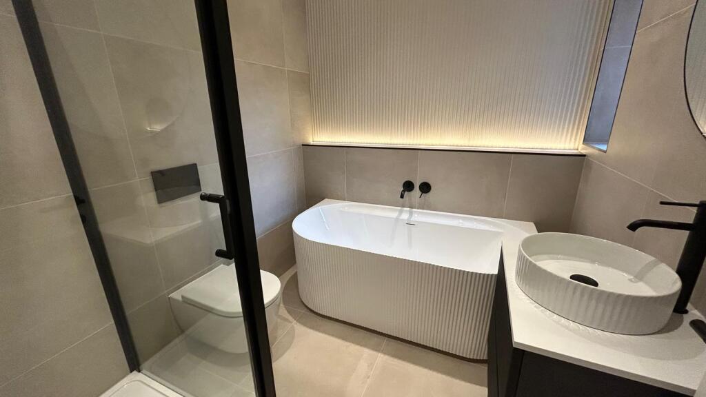 Apartment in Nottingham, Daybrook - View 3