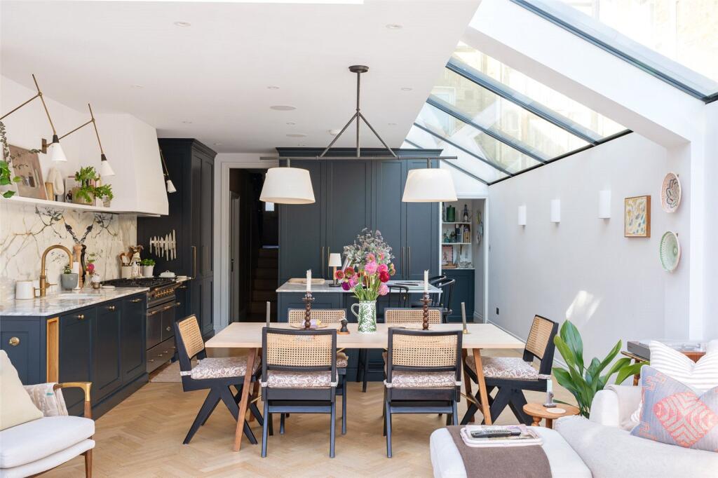 House in London - View 5