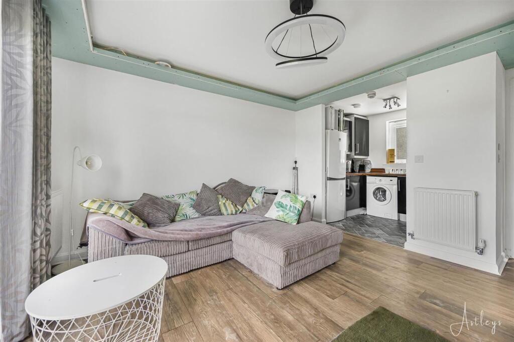 Apartment in Swansea, Bon-y-maen - View 2