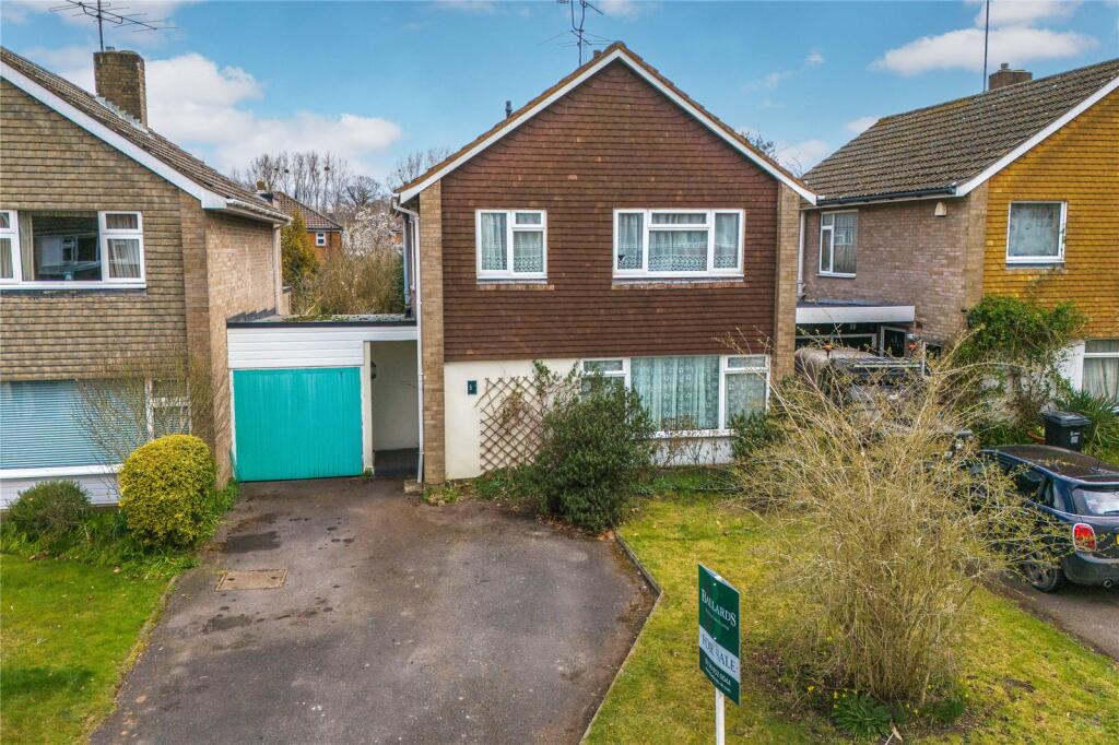 3-bed detached on Springfield Park, Twyford, Berkshire, RG10, £600,000