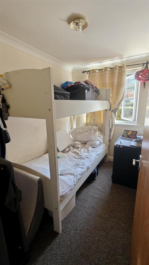 Apartment in Peterborough, West Town - More