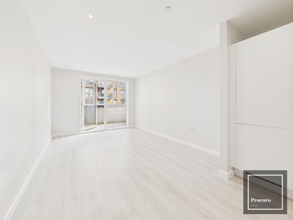 Main image of property: 5a Smithy Lane, Hounslow, London, TW3 1EY