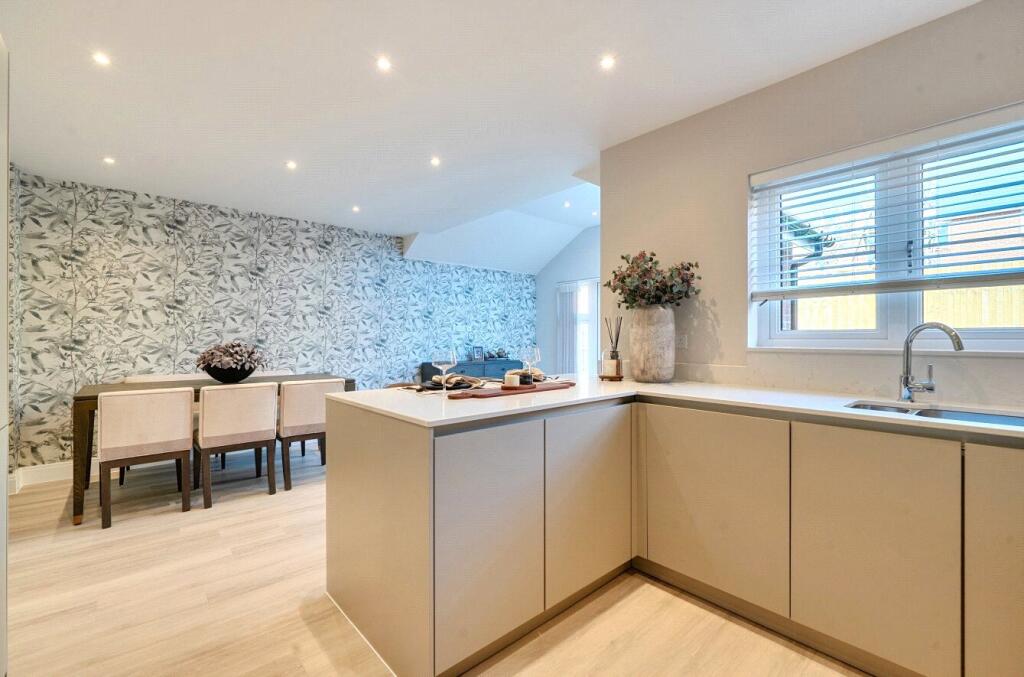 Waxwing Drive, Finchwood Park, Wokingham, Berkshire, RG40 photo 3