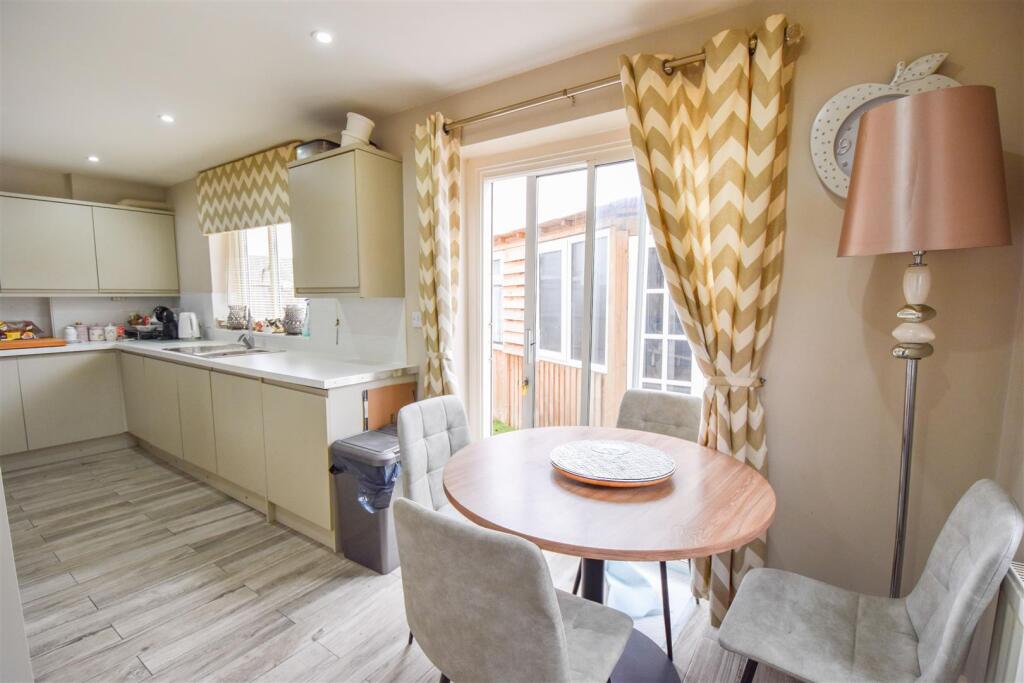 House in Epping Forest, Ongar - View 4