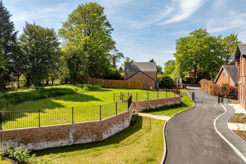 House in Harrogate - View 2