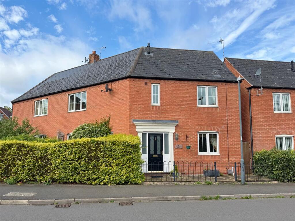 Main image of property: Wordsworth Avenue, Stratford-Upon-Avon