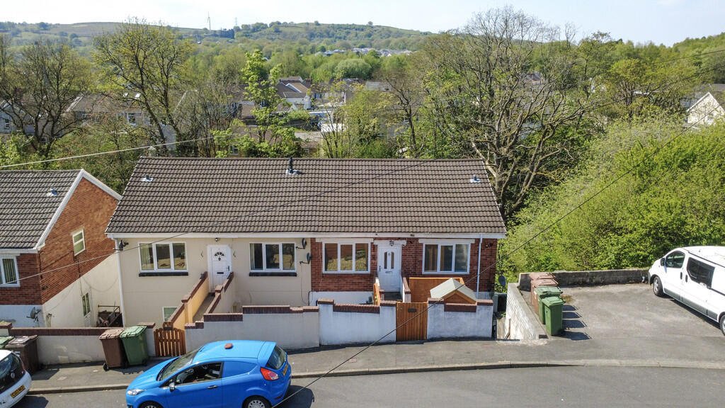 Main image of property: Sheen Court, The Walk