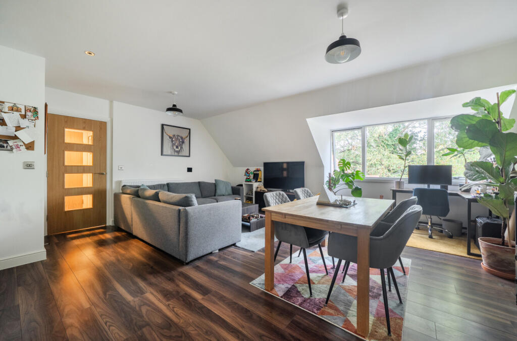 Apartment in Finchampstead - View 5