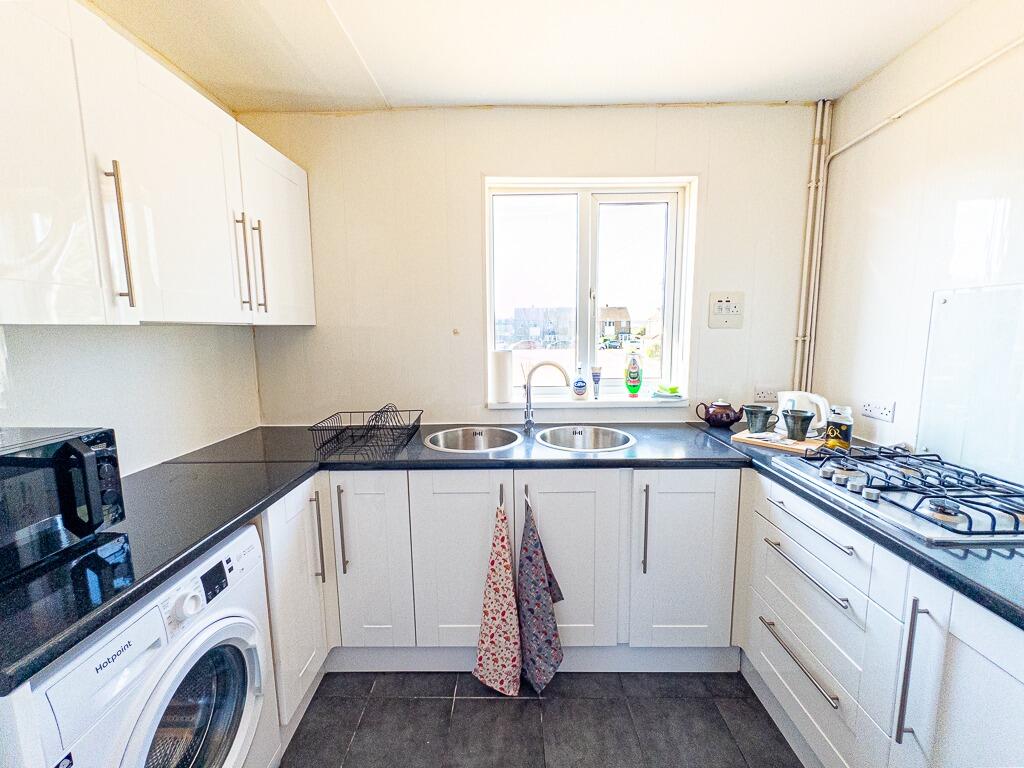 Apartment in Dartford, Kent - More