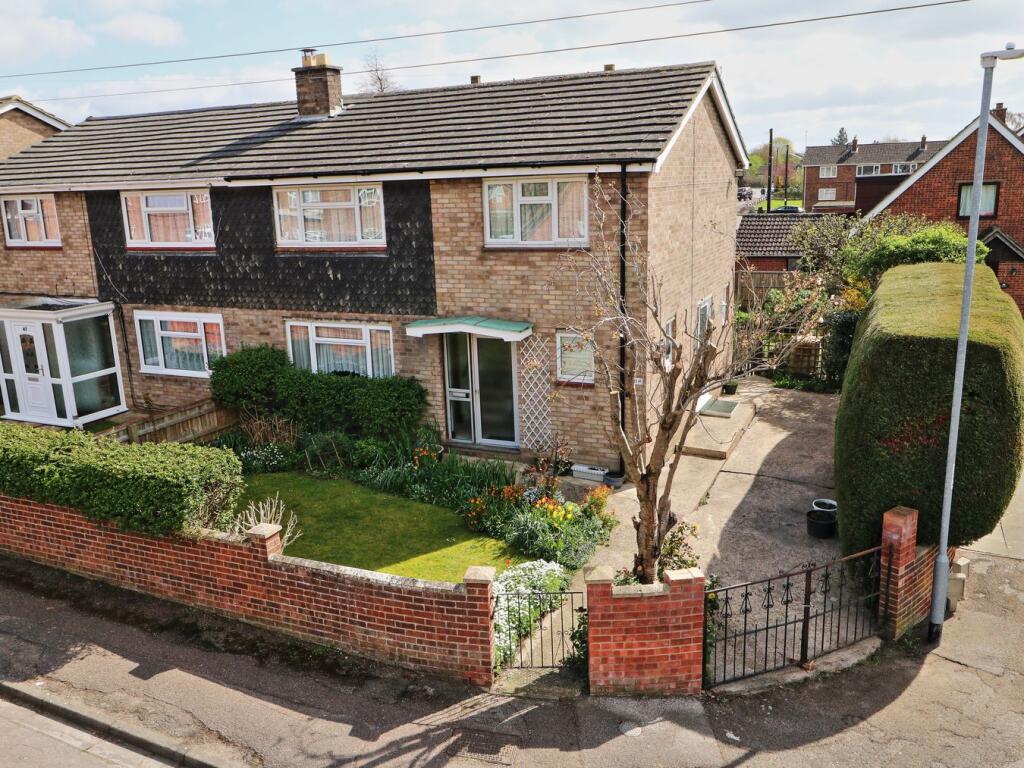 4-bed semi-detached on Henbrook, St Neots, PE19, £300,000