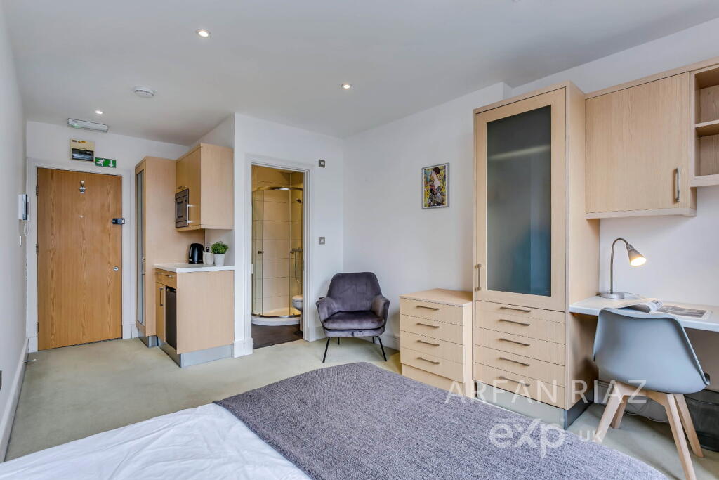 Studio flat for rent