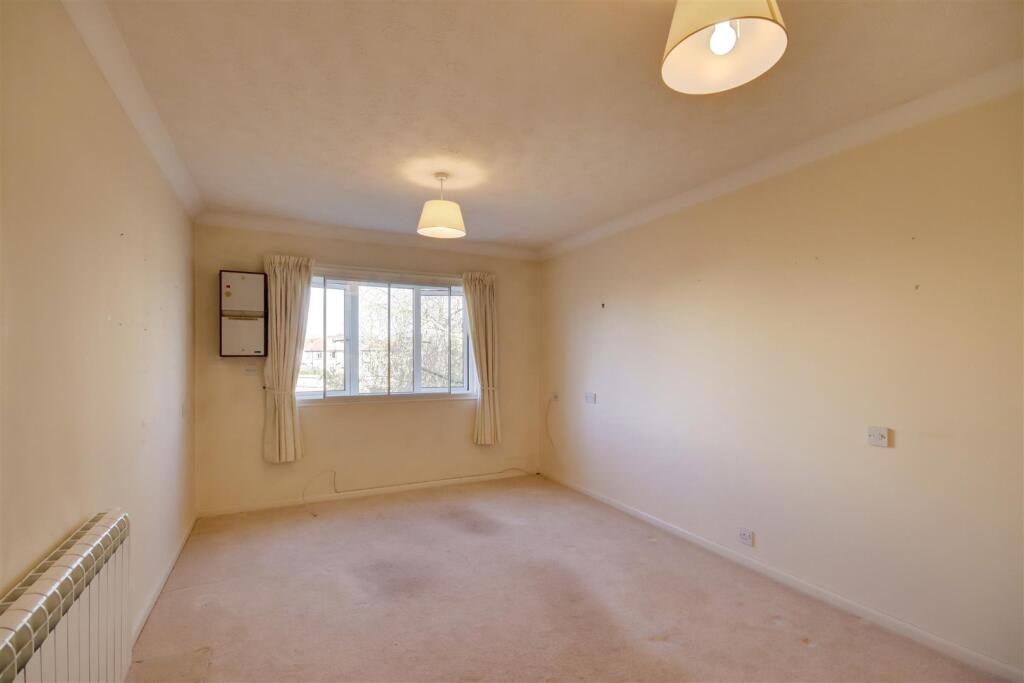 Amberley Court, Freshbrook Road, Lancing, BN15 8DS - View 2