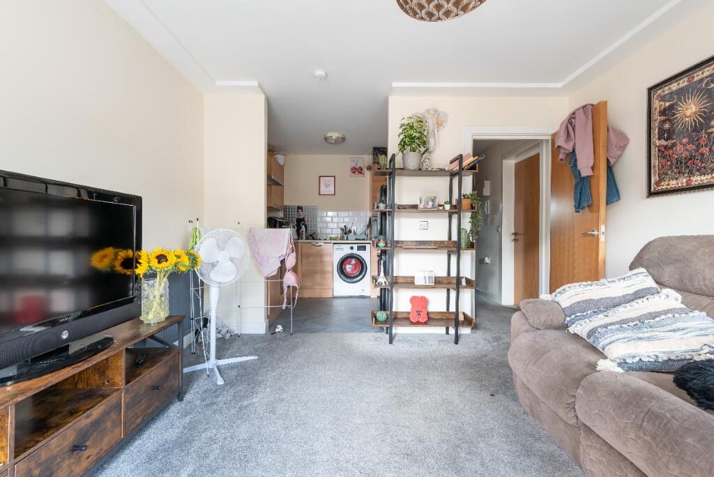 Apartment in Hull, Old Town - View 3