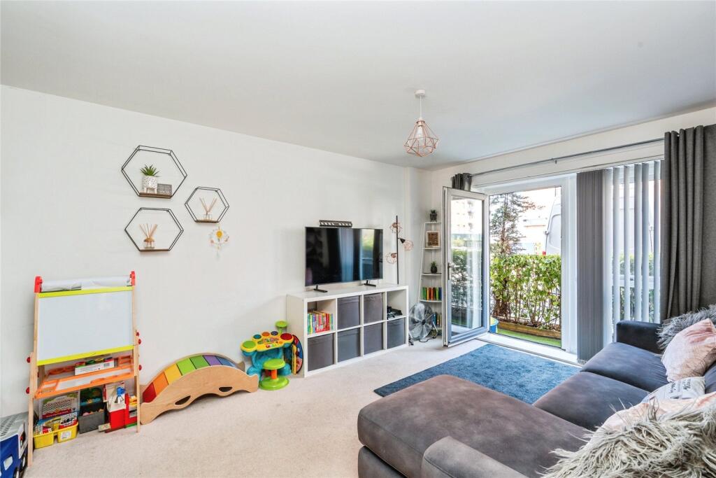 Apartment in Southampton - View 4