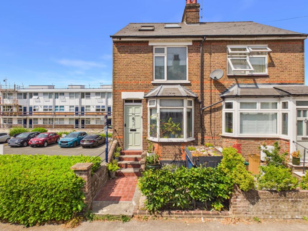 Main image of property: Gladstone Road, Chesham, Buckinghamshire, HP5