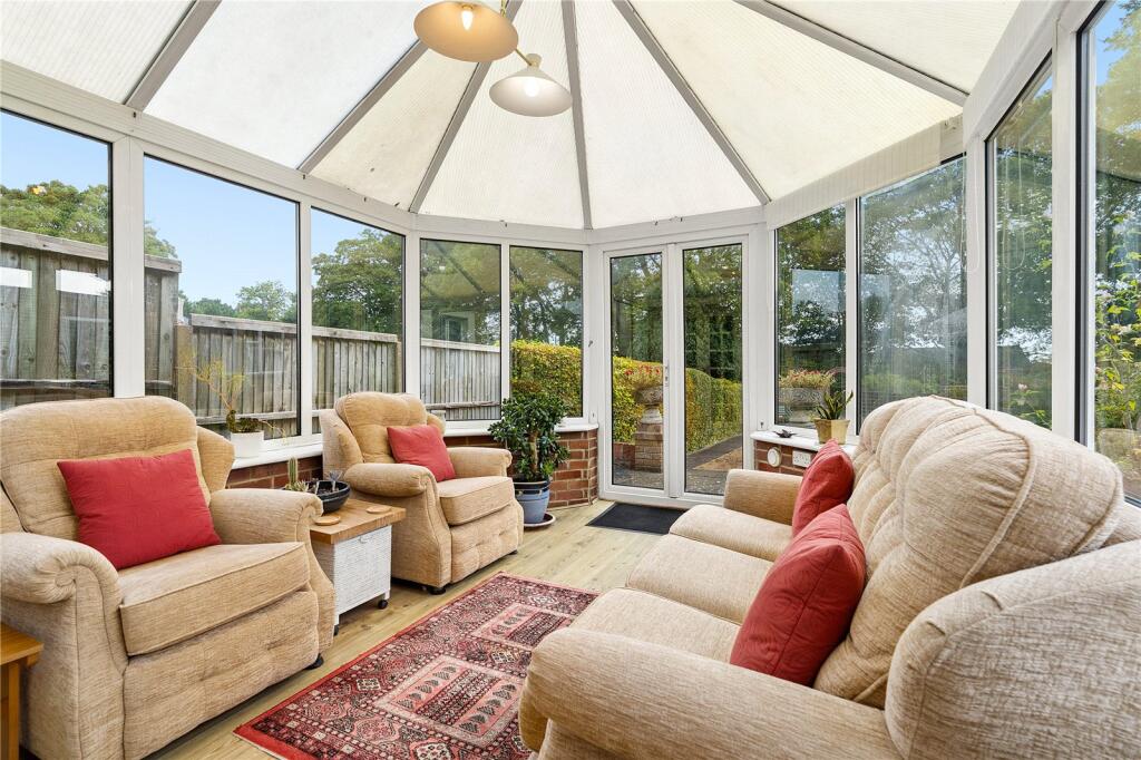 House in Chatham, Medway - View 3