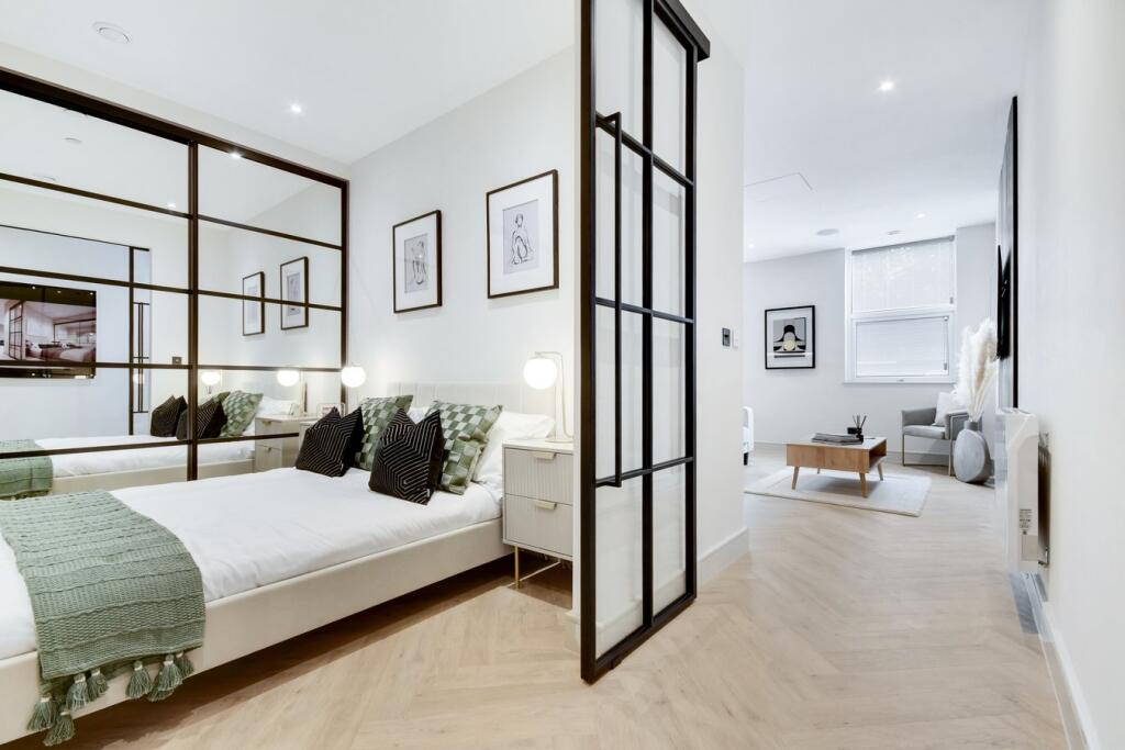 Main image of property: High Street, Billericay, CM12