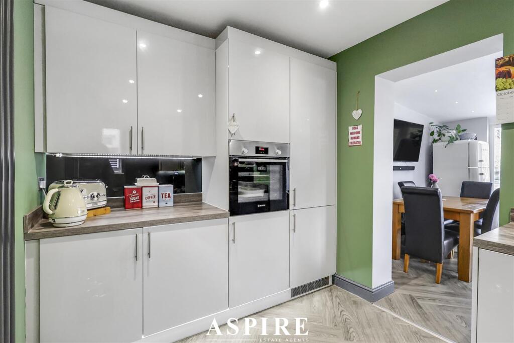 House in Romford - More