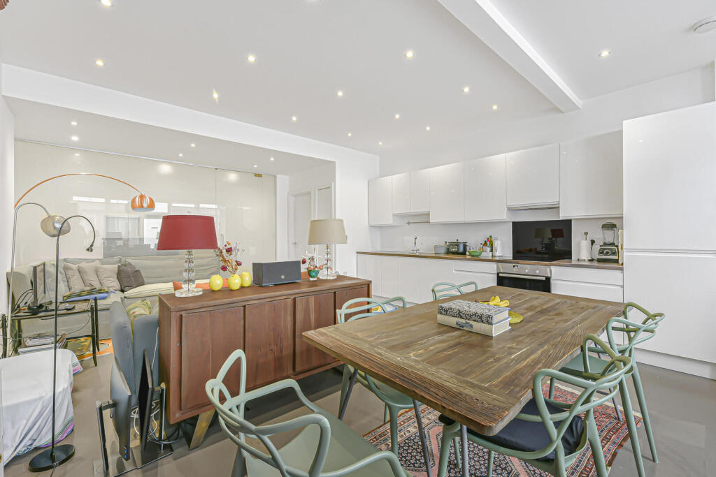 Apartment in London, South Hampstead - View 3