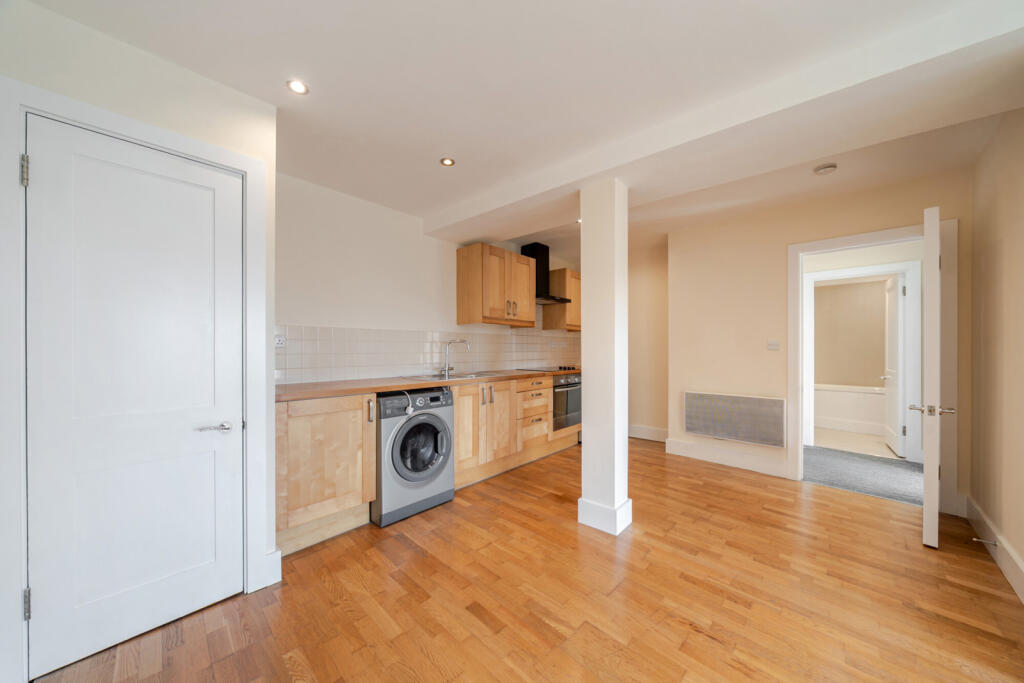 Apartment in London - More