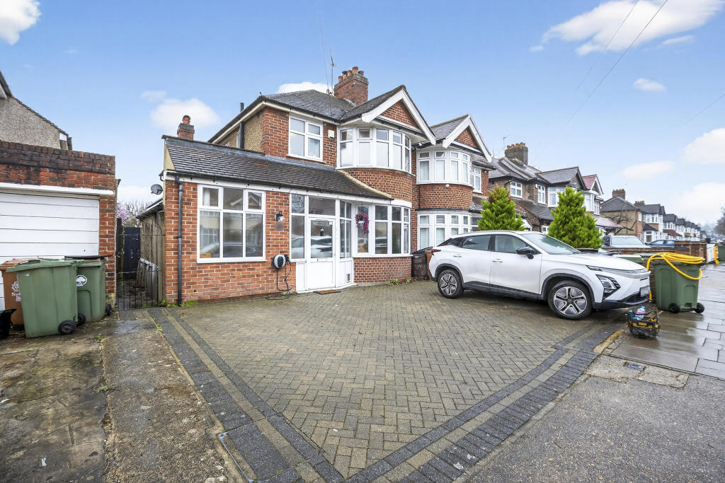 Main image of property: Oakley Avenue, Croydon, CR0