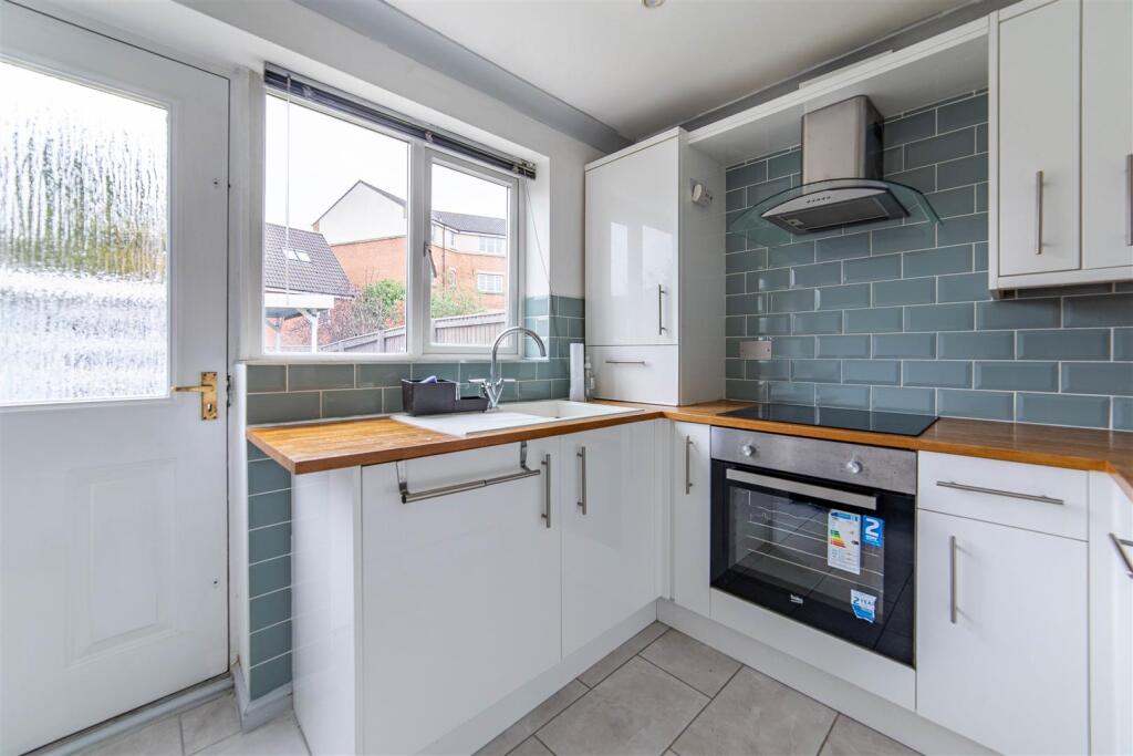 Renforth Close, Gateshead, NE8 - More