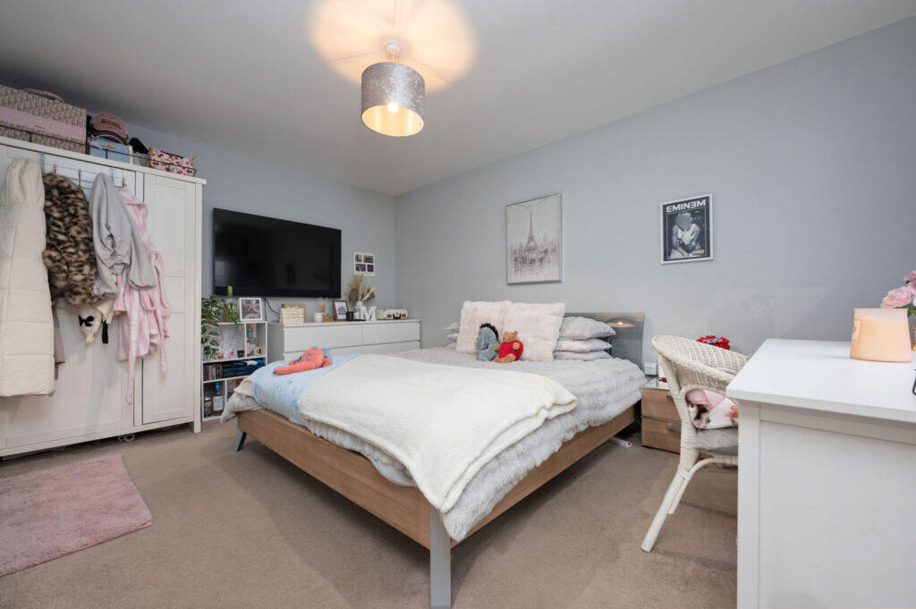 Ochil Gardens, Bonnybridge, FK4 2EF photo 4