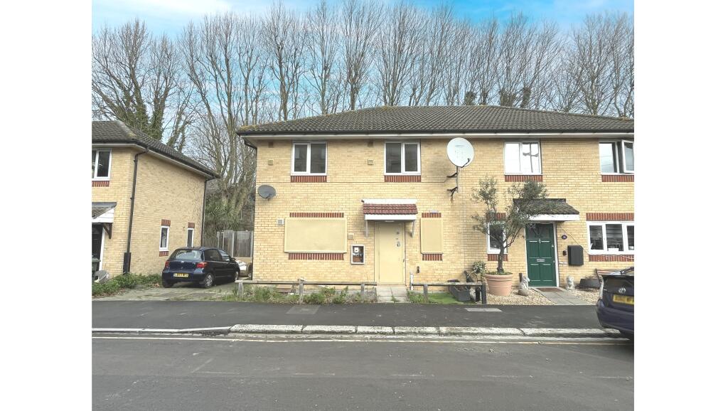 Main image of property: 9 Royal Road, Canning Town, London, E16