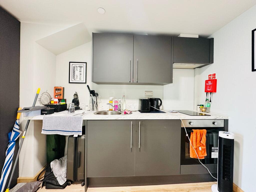 Apartment in Nottingham, Nottinghamshire - View 5
