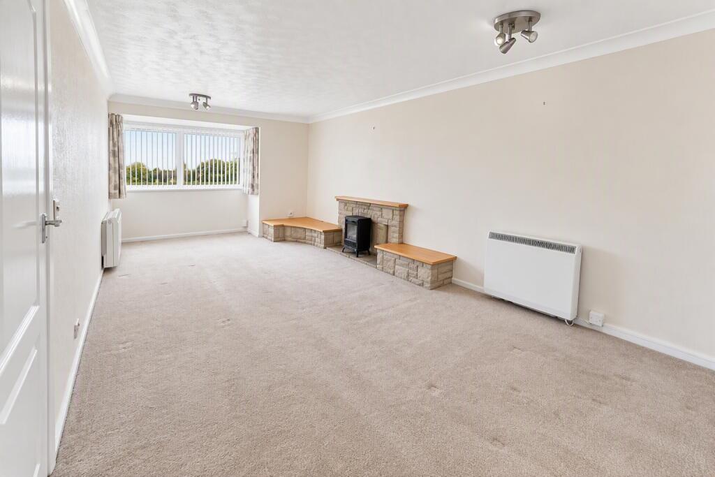 Apartment in Walsall, Leighswood - View 4