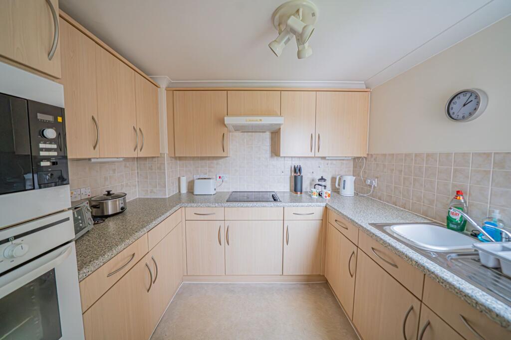 Apartment in Solihull, Balsall - View 5