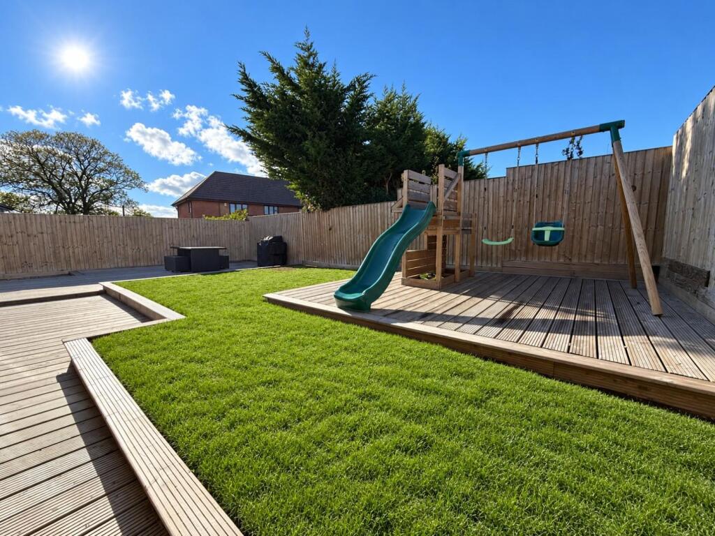 Beech Close, Hackleton, Northampton photo 4