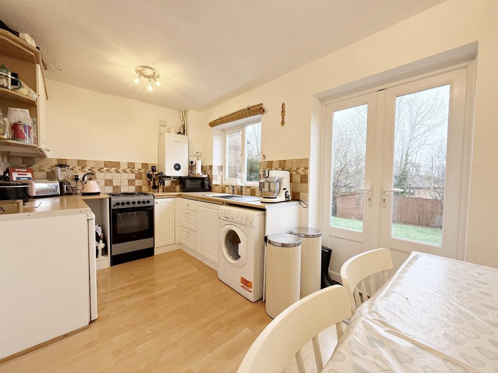 23, Ffordd Trecastell, Llanharry, Pontyclun, Rhondda Cynon Taff. CF72 9ND photo 2