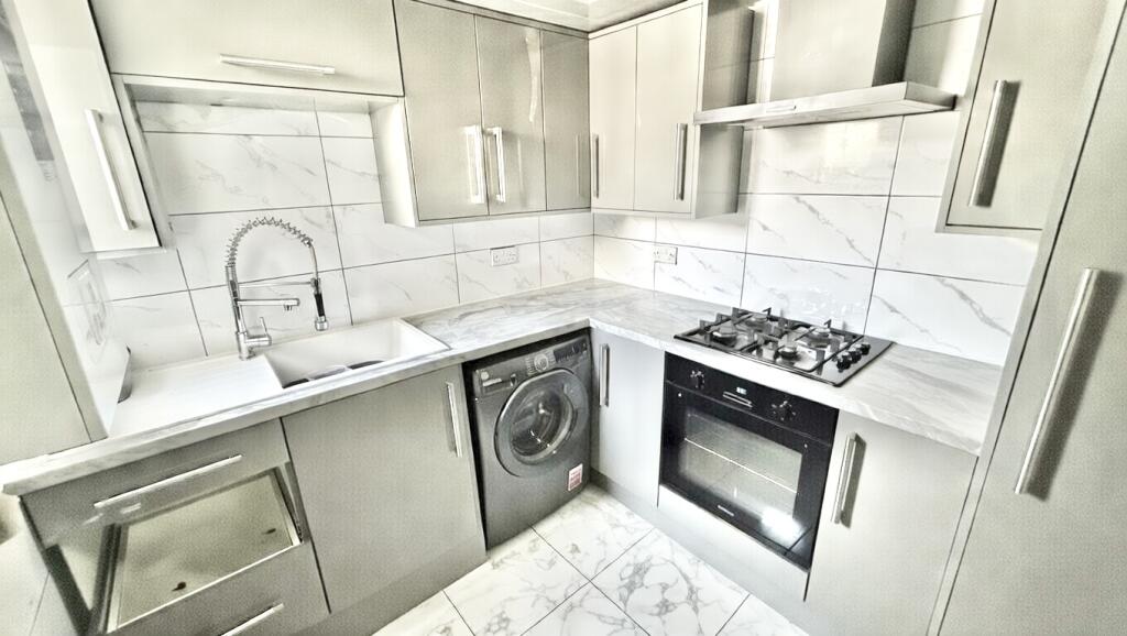 House in Burnley, Lancashire - View 4