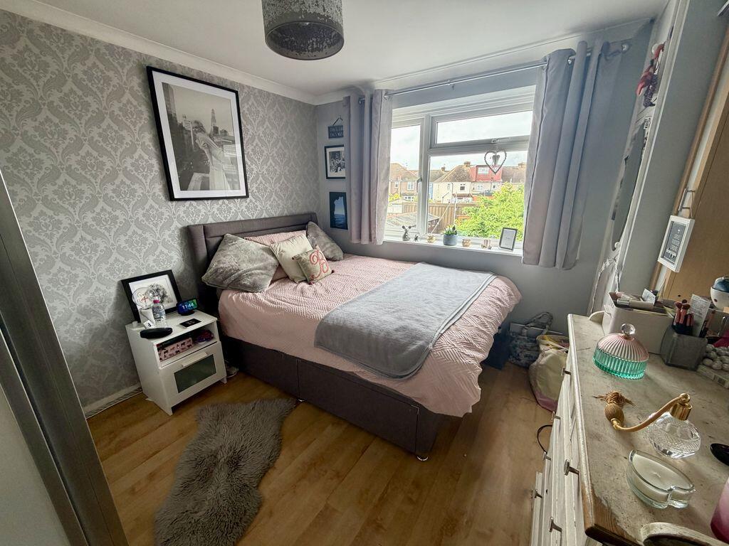 House in Dartford, Brooklands, Fleet Estate - View 5