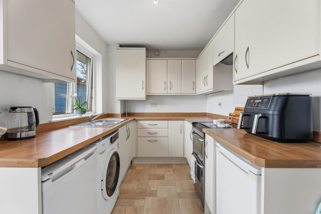 House in Dunfermline, Fife - More