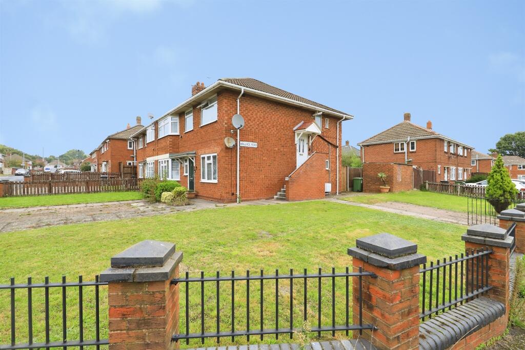Apartment in Wolverhampton, West Midlands - View 2