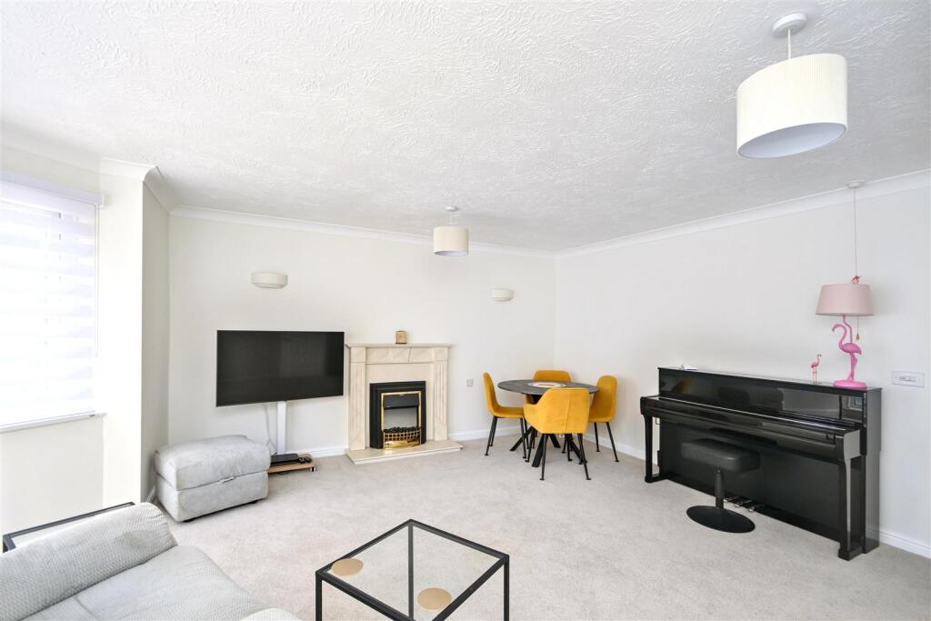 Apartment in Eastbourne, Little Chelsea, Upperton - More