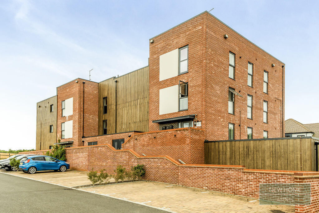 Main image of property: 32 Heath Wood Drive, Maidstone, ME14 5GY