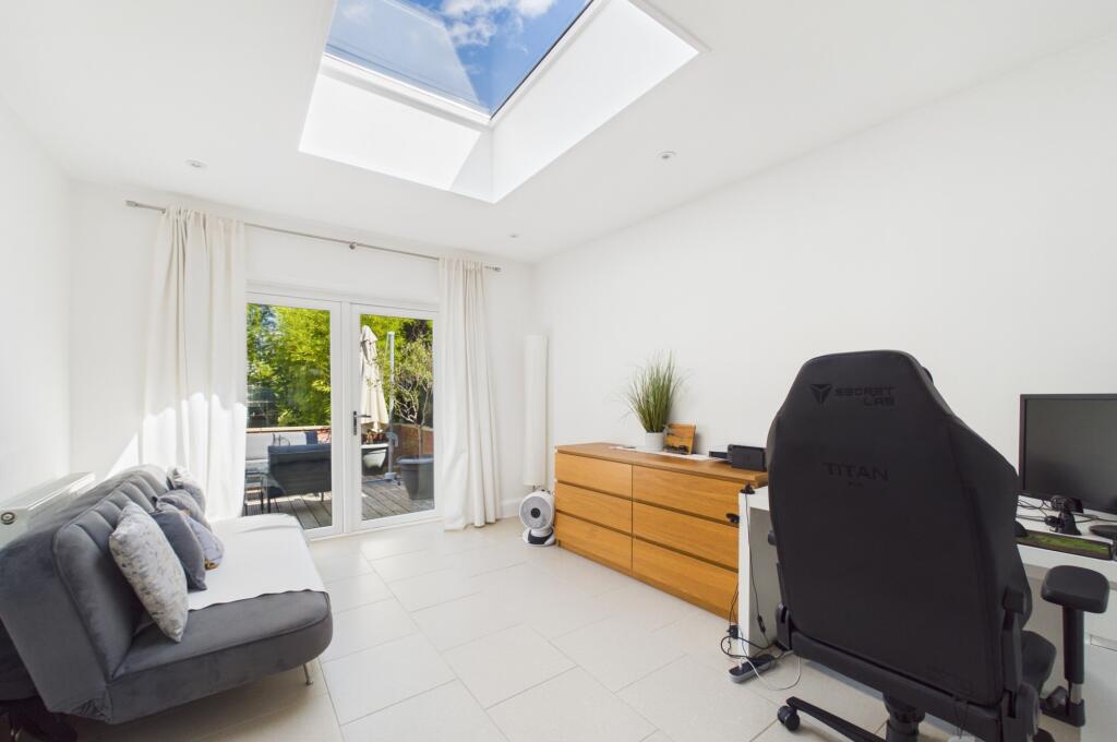 House in Cambridge, Romsey - More