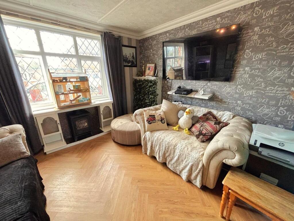 House in Portsmouth - More