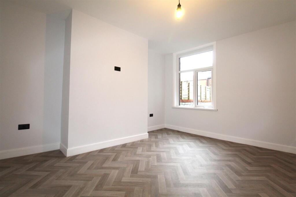 House in Bolton - View 4