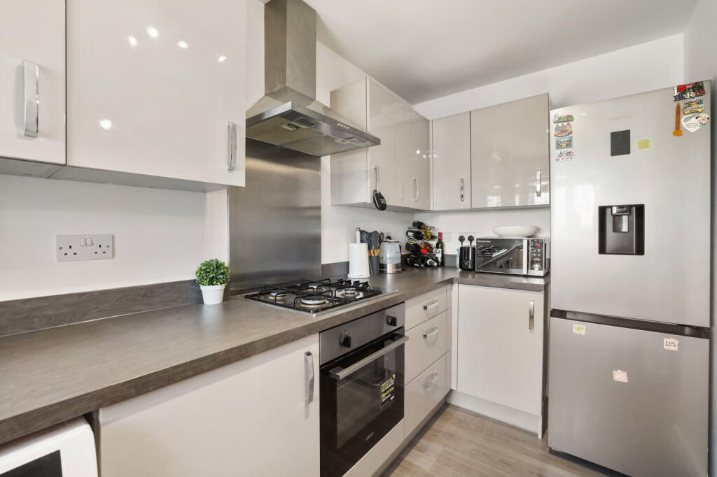 Redmason Road, Ardleigh, Colchester, CO7 7SW photo 4