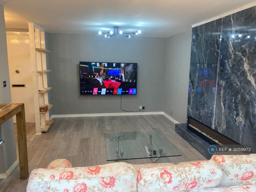 Apartment in London - View 2